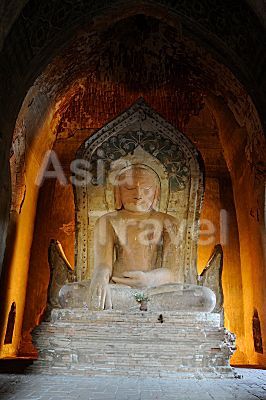 Bagan sitzender Buddha Myanmar 