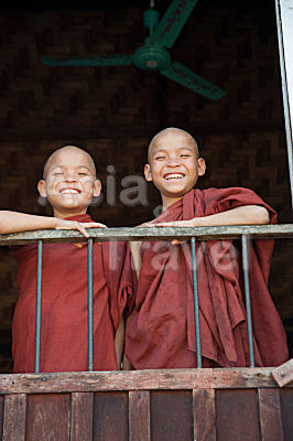 Buddhistische Novizen Zwillinge Hsipaw Myanmar