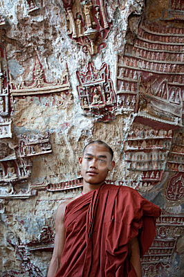 Buddhistischer Mönch Kawt Gon Höhlenkloster Hpa An Myanmar