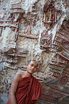 Buddhistischer Mönch Kawt Gon Höhlenkloster Myanmar