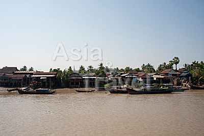 Fluss mit Booten Mawlamyine Moulmein Myanmar