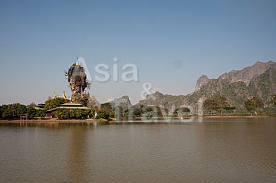 Kloster und Pagode Kyauk Ma Lar Hpa An Myanmar