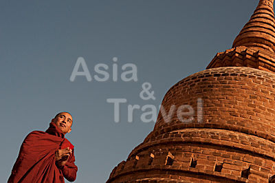 Mönch bei Tempel Bagan Myanmar