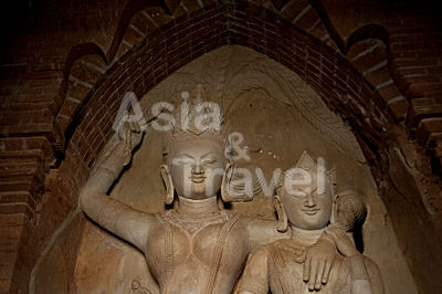 Statuen in Tempel Bagan Myanmar