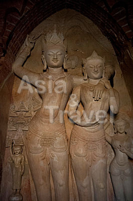 Statuen in Tempel Bagan Myanmar