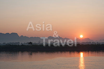 Thanlwyn Fluss Hpa An Sonnenuntergang