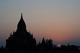 Tempel Silhouette bei Sonnenuntergang Bagan Myanmar